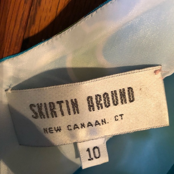 Silk skirtin around cocktail dress - Picture 4 of 5